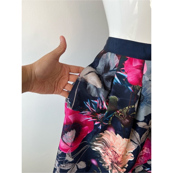 TED BAKER LONDON All Over Blue Floral Skirt - Picture 5 of 9